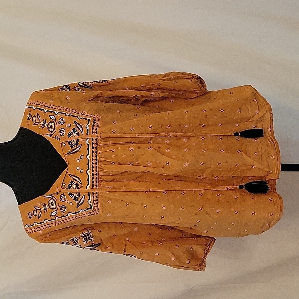 Dress barn embroidered top